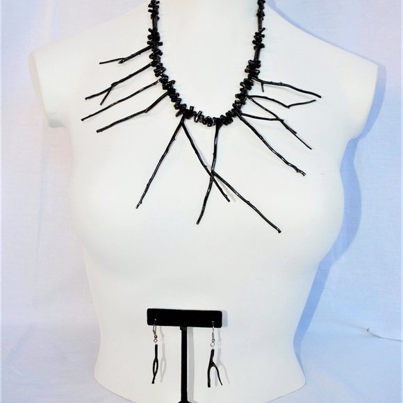 Vintage Natural Coral Branch Necklace and Earrings - Black- UNIQUE - Picture 8 of 8